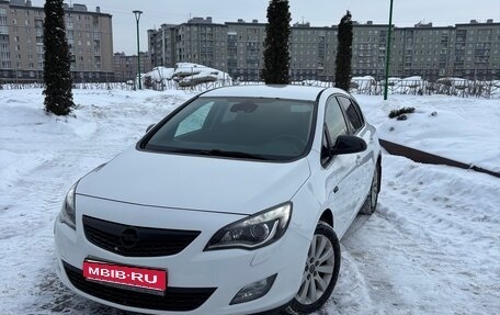 Opel Astra J, 2011 год, 790 000 рублей, 1 фотография