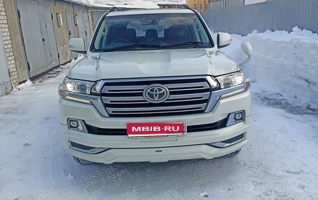 Toyota Land Cruiser 200, 2017 год, 8 100 000 рублей, 1 фотография