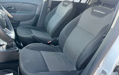 Renault Logan II, 2022 год, 991 000 рублей, 7 фотография