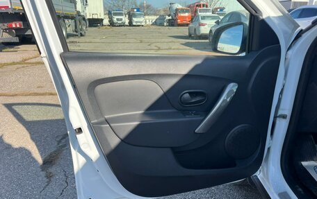 Renault Logan II, 2022 год, 991 000 рублей, 8 фотография