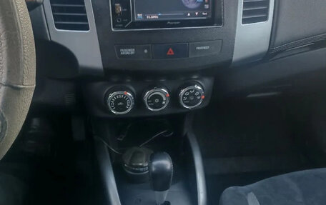 Mitsubishi Outlander III рестайлинг 3, 2011 год, 1 099 000 рублей, 6 фотография