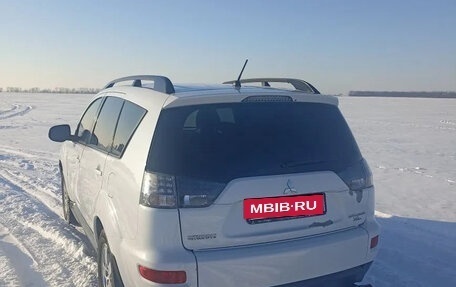 Mitsubishi Outlander III рестайлинг 3, 2011 год, 1 099 000 рублей, 5 фотография