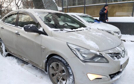 Hyundai Solaris II рестайлинг, 2014 год, 800 000 рублей, 5 фотография