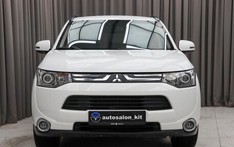 Mitsubishi Outlander III рестайлинг 3, 2012 год, 1 550 000 рублей, 2 фотография