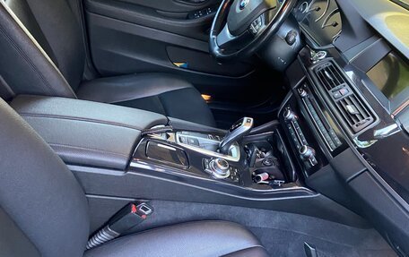 BMW 5 серия, 2014 год, 2 100 000 рублей, 2 фотография