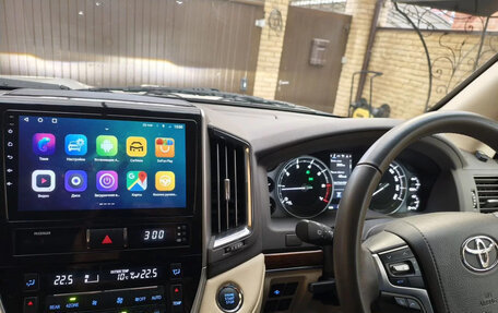 Toyota Land Cruiser 200, 2017 год, 8 100 000 рублей, 7 фотография