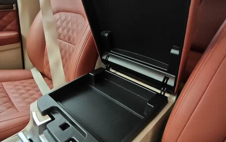 Toyota Land Cruiser 200, 2017 год, 8 100 000 рублей, 13 фотография