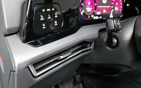 Volkswagen Golf VIII, 2024 год, 2 569 000 рублей, 18 фотография