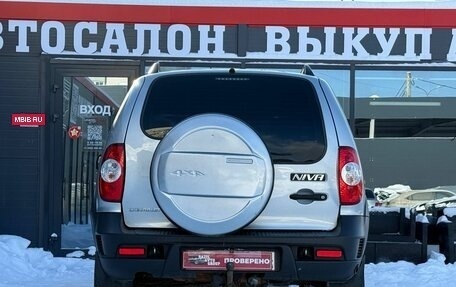 Chevrolet Niva I рестайлинг, 2015 год, 535 000 рублей, 3 фотография