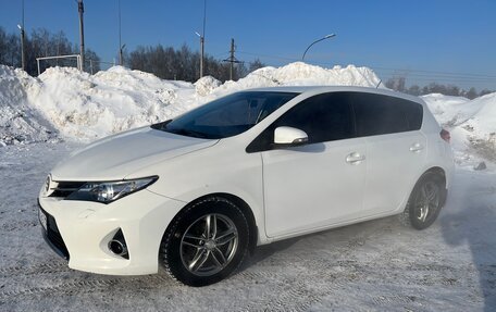 Toyota Auris II, 2013 год, 1 400 000 рублей, 1 фотография
