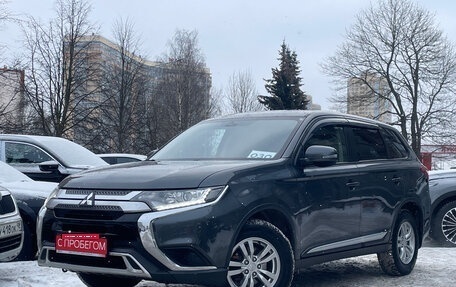Mitsubishi Outlander III рестайлинг 3, 2019 год, 2 299 000 рублей, 2 фотография