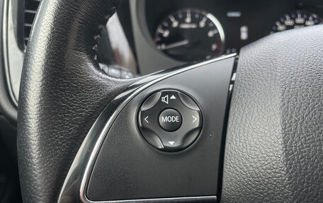 Mitsubishi Outlander III рестайлинг 3, 2019 год, 2 299 000 рублей, 10 фотография