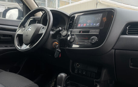 Mitsubishi Outlander III рестайлинг 3, 2019 год, 2 299 000 рублей, 12 фотография