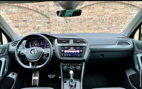 Volkswagen Tiguan II, 2019 год, 2 950 000 рублей, 2 фотография