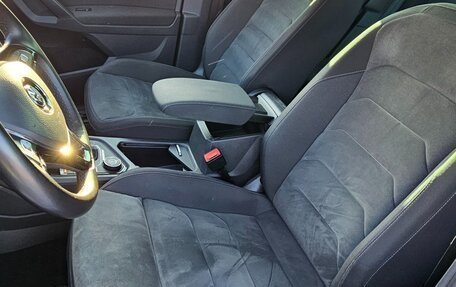 Volkswagen Tiguan II, 2020 год, 3 400 000 рублей, 5 фотография