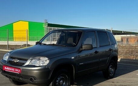Chevrolet Niva I рестайлинг, 2013 год, 630 000 рублей, 3 фотография