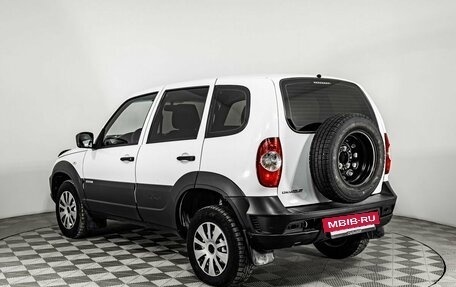 Chevrolet Niva I рестайлинг, 2018 год, 680 000 рублей, 6 фотография