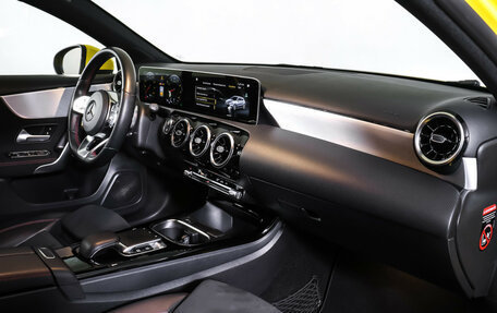 Mercedes-Benz A-Класс, 2019 год, 2 690 000 рублей, 11 фотография