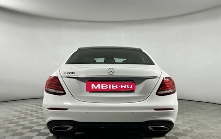 Mercedes-Benz E-Класс, 2019 год, 3 599 000 рублей, 5 фотография