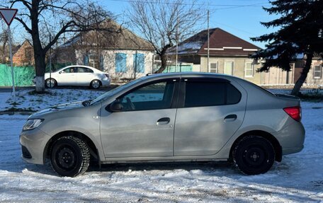 Renault Logan II, 2017 год, 799 000 рублей, 2 фотография