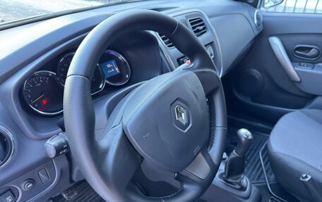 Renault Logan II, 2017 год, 799 000 рублей, 22 фотография