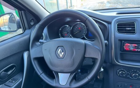 Renault Logan II, 2017 год, 799 000 рублей, 26 фотография