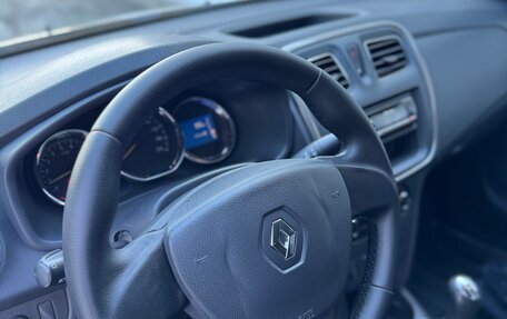 Renault Logan II, 2017 год, 799 000 рублей, 33 фотография