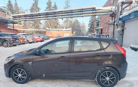 Hyundai Solaris II рестайлинг, 2015 год, 1 050 000 рублей, 3 фотография