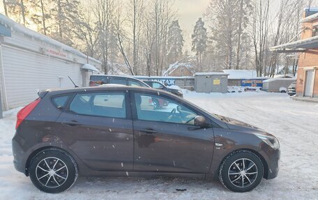 Hyundai Solaris II рестайлинг, 2015 год, 1 050 000 рублей, 4 фотография