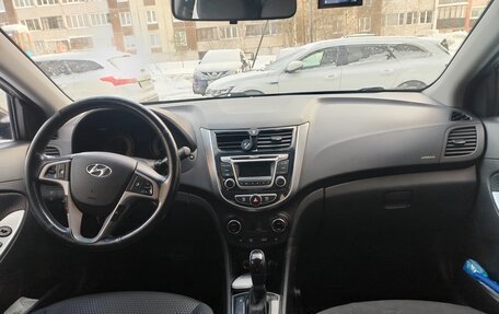 Hyundai Solaris II рестайлинг, 2015 год, 1 050 000 рублей, 14 фотография
