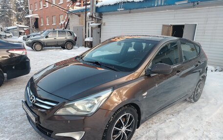 Hyundai Solaris II рестайлинг, 2015 год, 1 050 000 рублей, 9 фотография