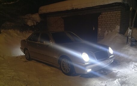 Mercedes-Benz E-Класс, 1995 год, 320 000 рублей, 2 фотография