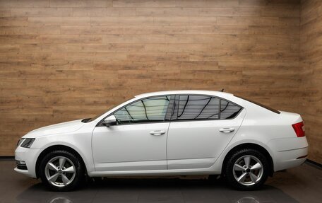 Skoda Octavia, 2018 год, 1 999 000 рублей, 6 фотография