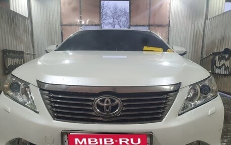 Toyota Camry, 2014 год, 1 350 000 рублей, 4 фотография