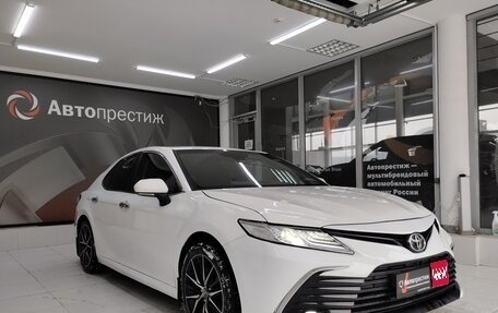 Toyota Camry, 2021 год, 2 250 000 рублей, 1 фотография