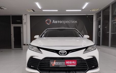 Toyota Camry, 2021 год, 2 250 000 рублей, 2 фотография