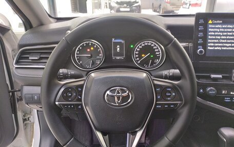 Toyota Camry, 2021 год, 2 250 000 рублей, 8 фотография