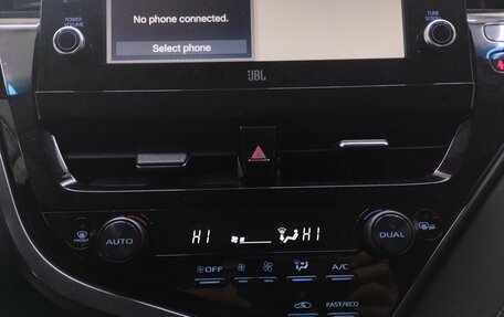 Toyota Camry, 2021 год, 2 250 000 рублей, 12 фотография