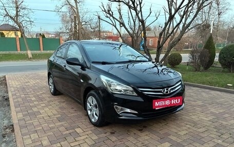 Hyundai Solaris II рестайлинг, 2015 год, 820 000 рублей, 3 фотография