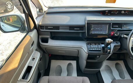 Honda Stepwgn IV, 2017 год, 2 129 000 рублей, 20 фотография