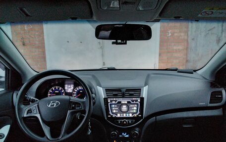 Hyundai Solaris II рестайлинг, 2016 год, 1 400 000 рублей, 6 фотография