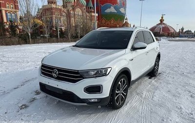Volkswagen T-Roc I, 2022 год, 1 800 000 рублей, 1 фотография