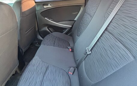 Hyundai Solaris II рестайлинг, 2015 год, 1 100 000 рублей, 7 фотография