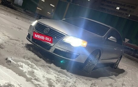 Volkswagen Passat B6, 2005 год, 590 000 рублей, 2 фотография