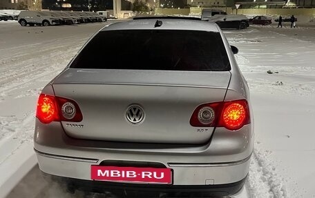 Volkswagen Passat B6, 2005 год, 590 000 рублей, 3 фотография