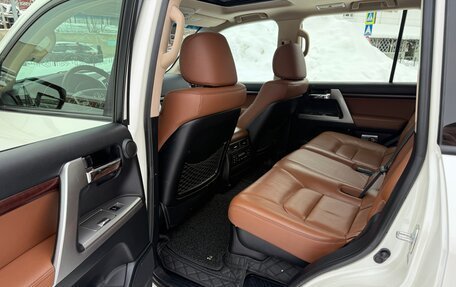 Toyota Land Cruiser 200, 2014 год, 11 фотография