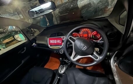 Honda Fit III, 2013 год, 850 000 рублей, 2 фотография