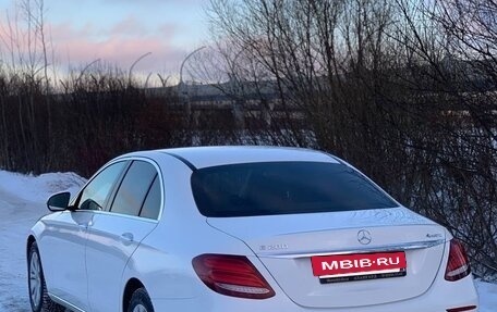 Mercedes-Benz E-Класс, 2017 год, 3 850 000 рублей, 5 фотография
