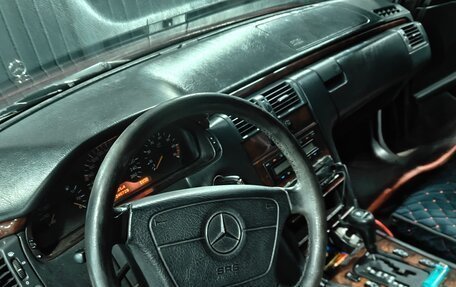 Mercedes-Benz E-Класс, 1997 год, 400 000 рублей, 5 фотография