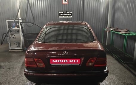 Mercedes-Benz E-Класс, 1997 год, 400 000 рублей, 11 фотография